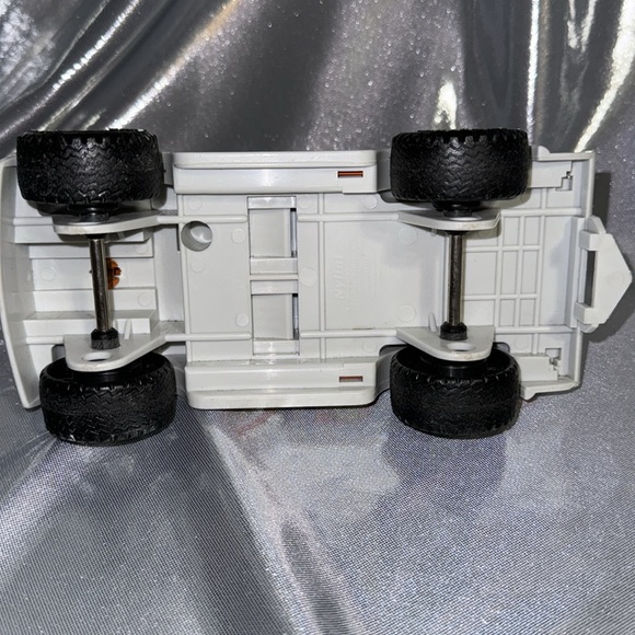 Nylint Wazoo Water Sports Diecast Plastic Truck 8" Rolling Toy - Picture 5 of 8
